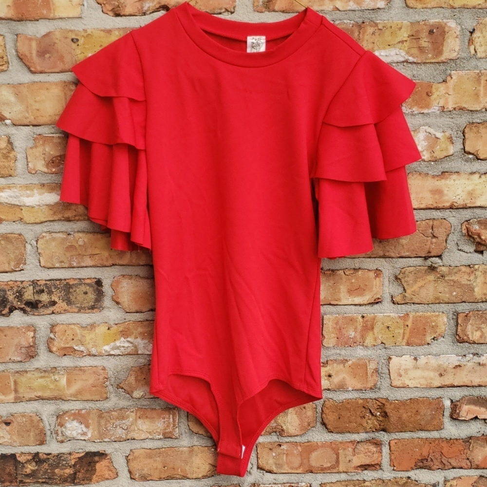 Red Layerd ruffled sleeve red bodysuit guc